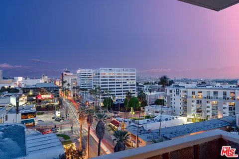 $1,060,000 | 7135 Hollywood Boulevard, Unit 802, Los Angeles, CA 90046