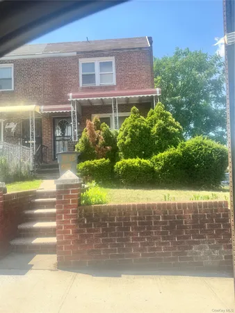 $580,000 | 216-02 115th Court | Long Island Estates