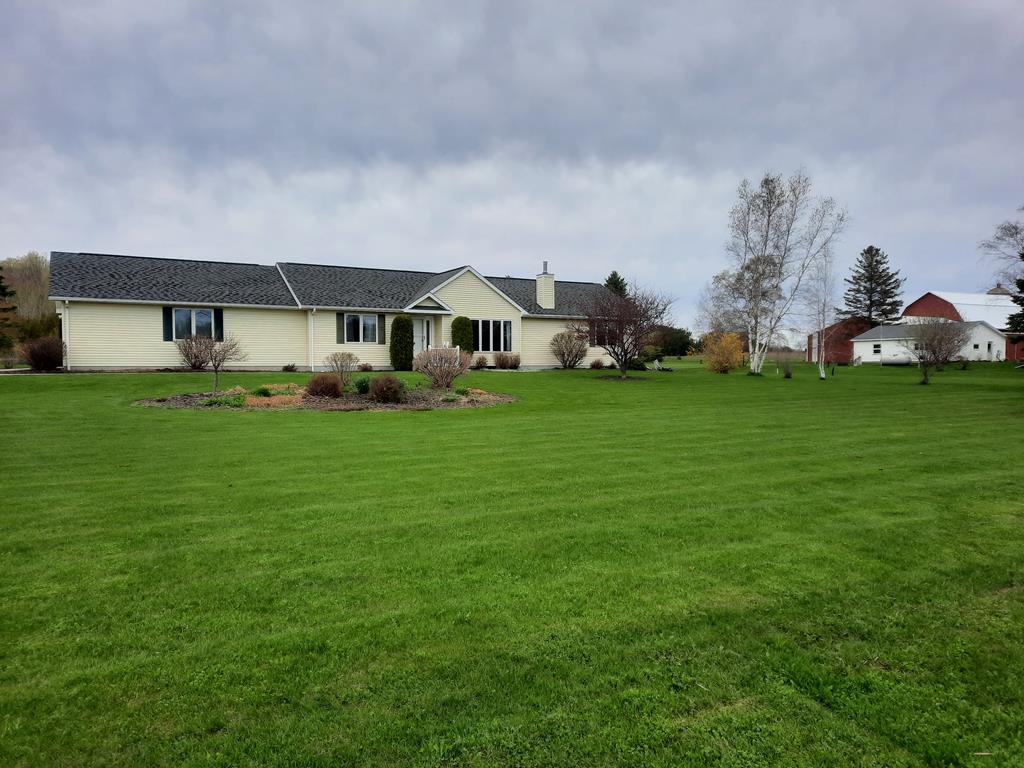 4482 Rock Ridge Road Sturgeon Bay, WI 54235 - Photo 1 of 40 Main View