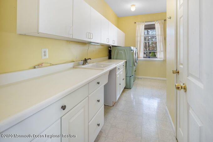 1317 Ridge Avenue Manahawkin, NJ 08050 - Photo 28 of 69 Laundry Room