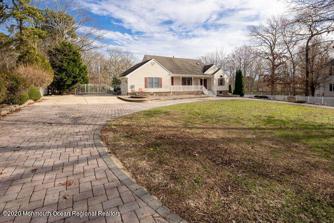 1317 Ridge Avenue Manahawkin, NJ 08050 - Photo 4 of 69 Front Left Side