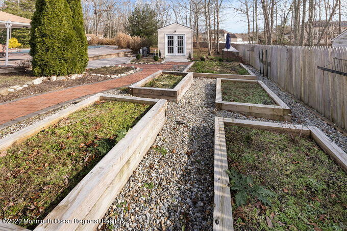 1317 Ridge Avenue Manahawkin, NJ 08050 - Photo 56 of 69 Garden Area