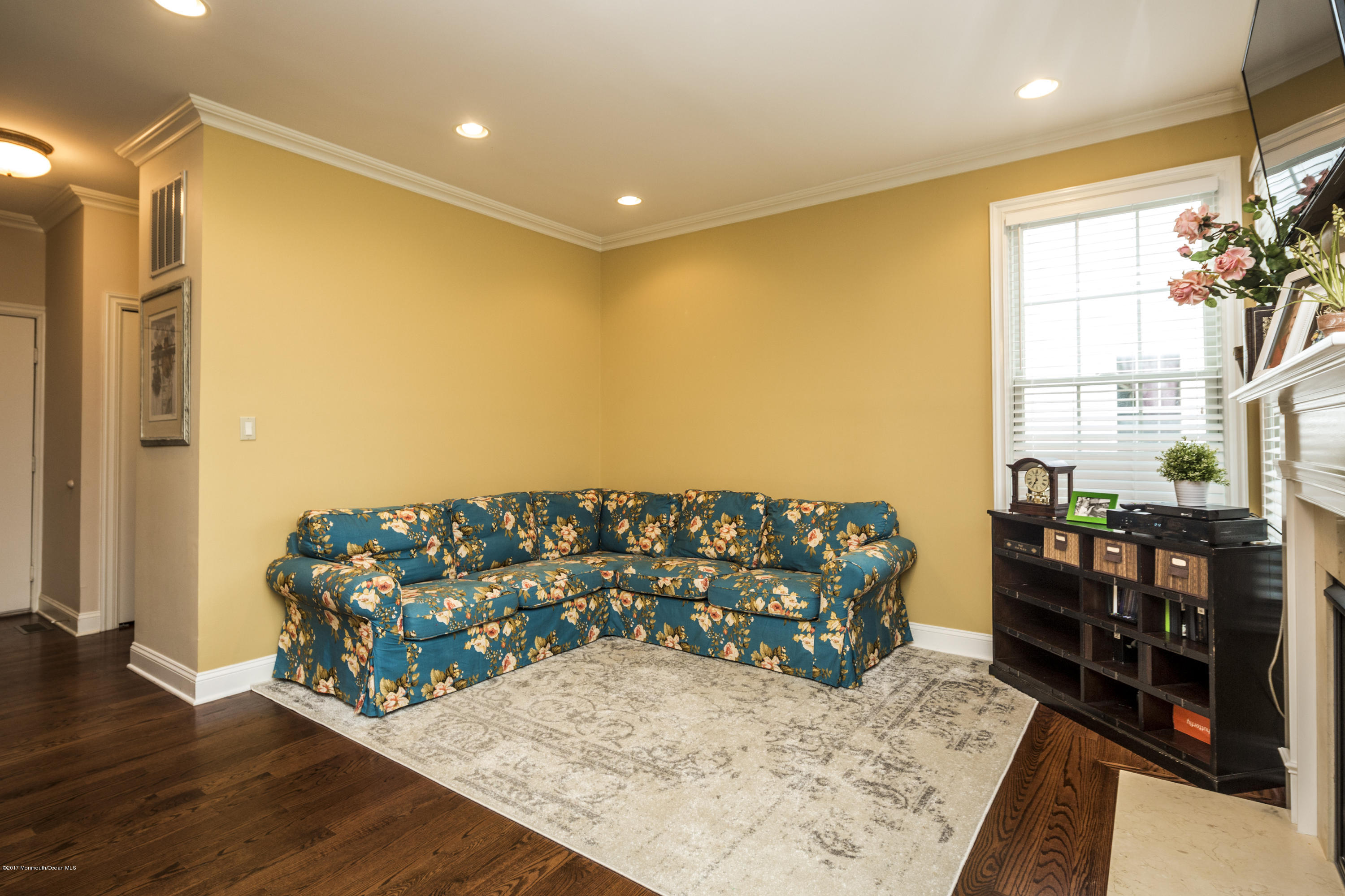 8 Blacksmith Pass Colts Neck, NJ 07722 - Photo 15 of 40 17_Family Room