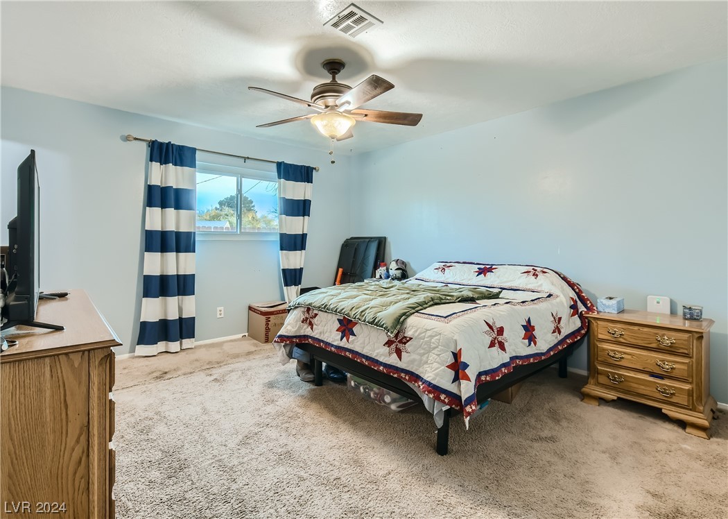 1102 Arapaho Way Boulder City, NV 89005 - Photo 6 of 12 Primary bedroom