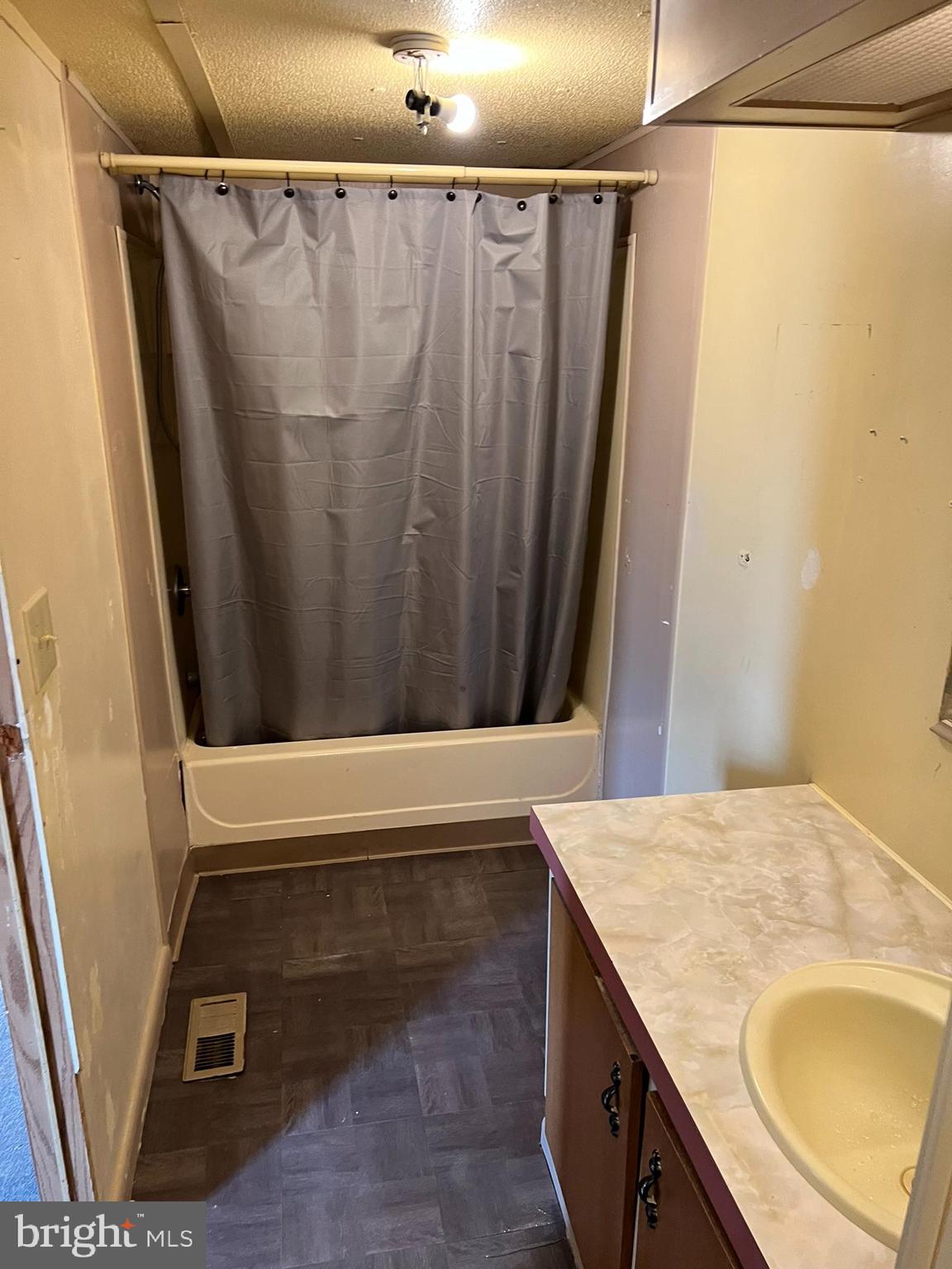 44 Christy Lane Lititz, PA 17543 - Photo 19 of 33 Primary Bedroom Private Full Bath