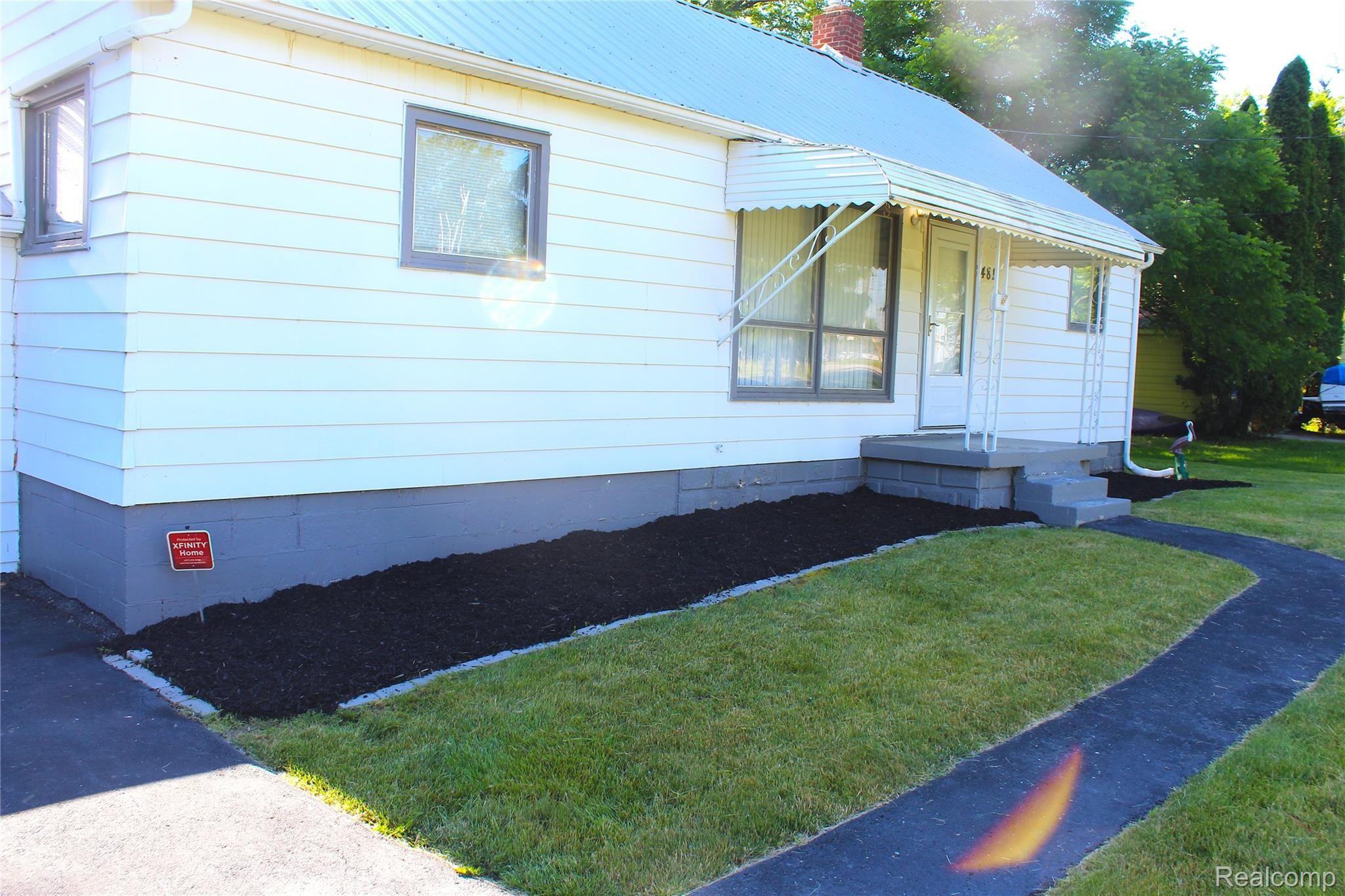 2481 Utley Road Flint, MI 48532 - Photo 2 of 8 Utley - 3.JPG