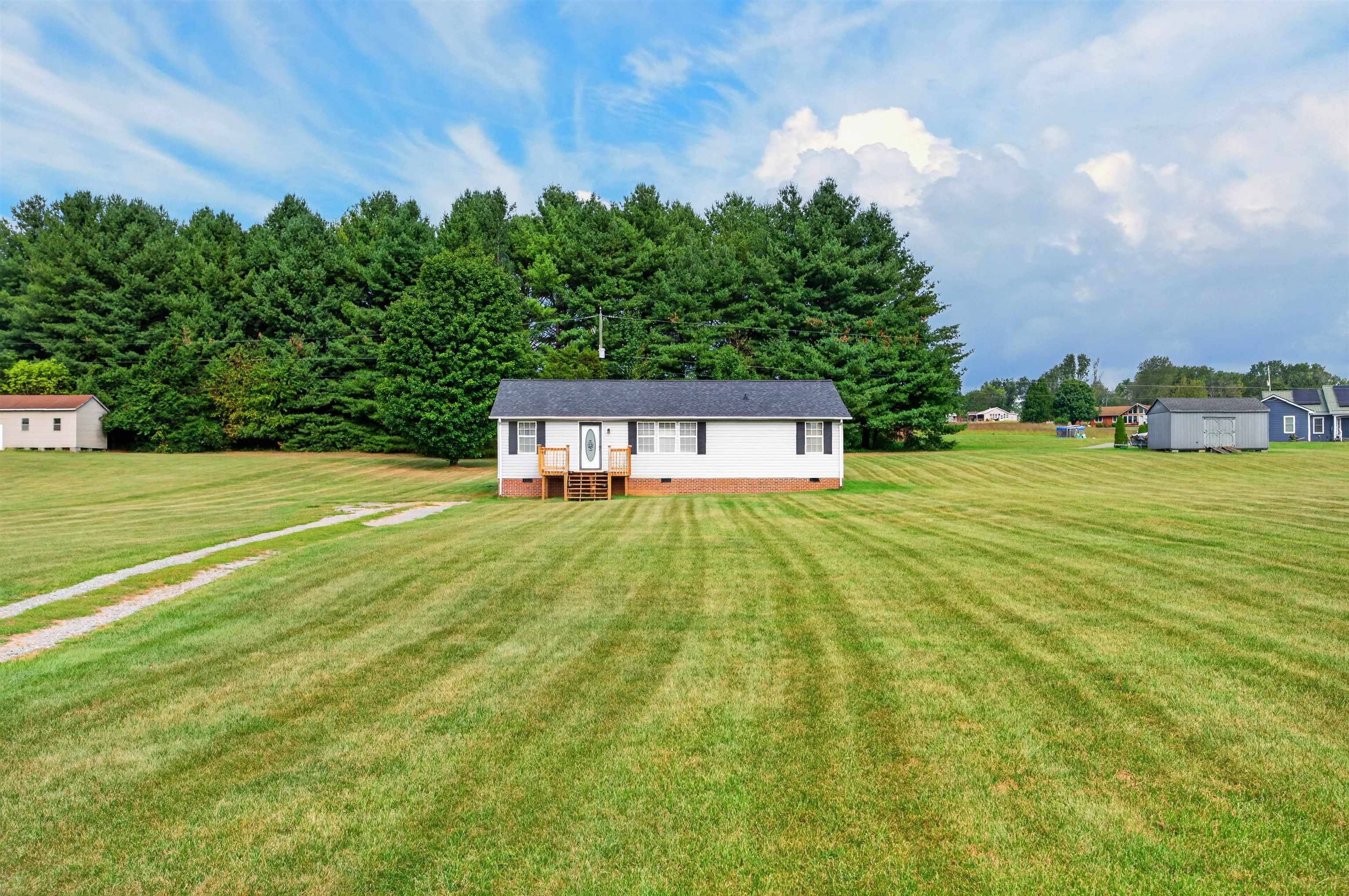5096 Thornspring Road Pulaski, VA 24301 - Photo 3 of 68 Gallery Image 3