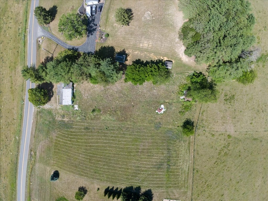 5504 Thornspring Church Road Pulaski, VA 24301 - Photo 5 of 18 Gallery Image 5