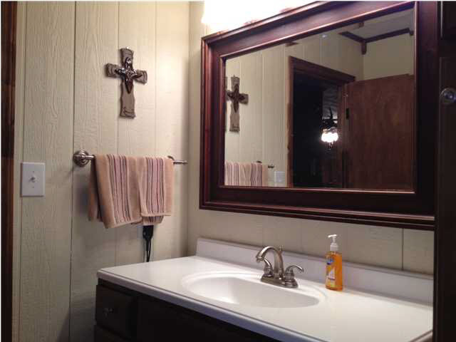 9592 Hillsboro-Ludlow Road Lena, MS 39094 - Photo 6 of 22 Lots of counter space in the bath