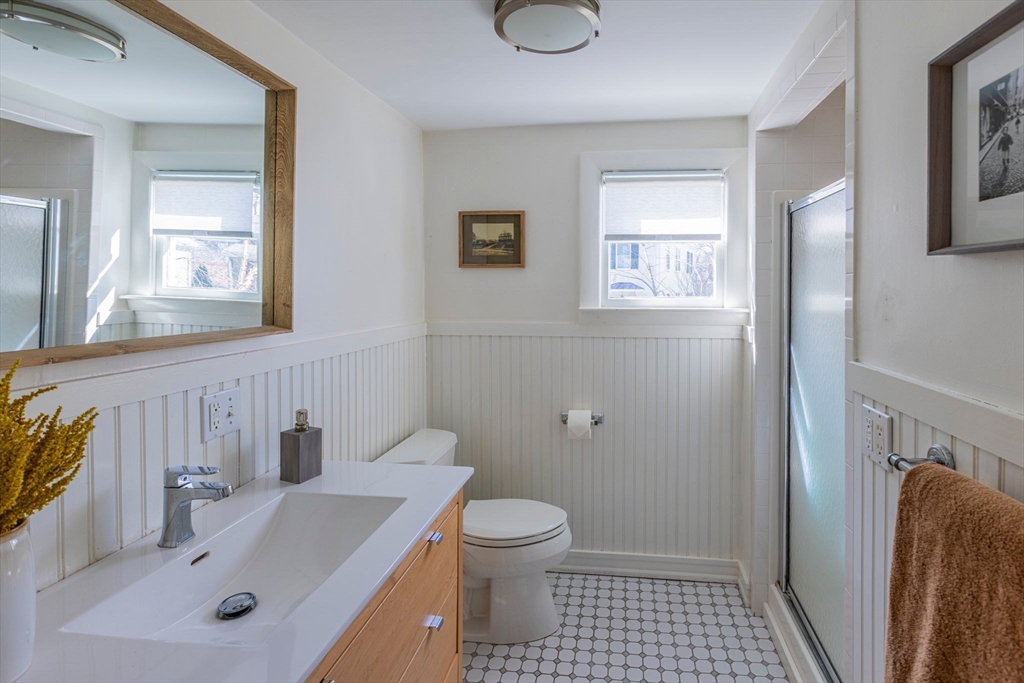 34 R Mugford Street Marblehead, MA 01945 - Photo 14 of 37 Gallery Image 14