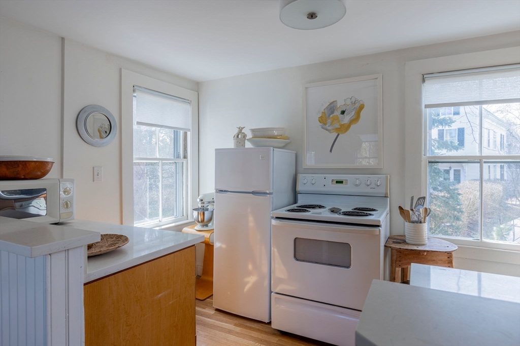 34 R Mugford Street Marblehead, MA 01945 - Photo 21 of 37 Gallery Image 21