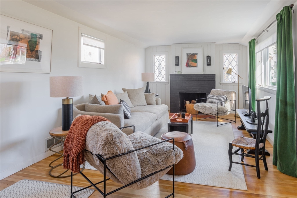 34 R Mugford Street Marblehead, MA 01945 - Photo 22 of 37 Gallery Image 22