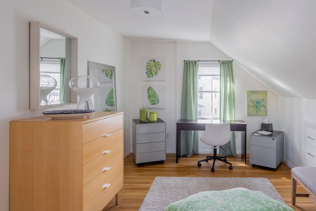 34 R Mugford Street Marblehead, MA 01945 - Photo 25 of 37 Gallery Image 25