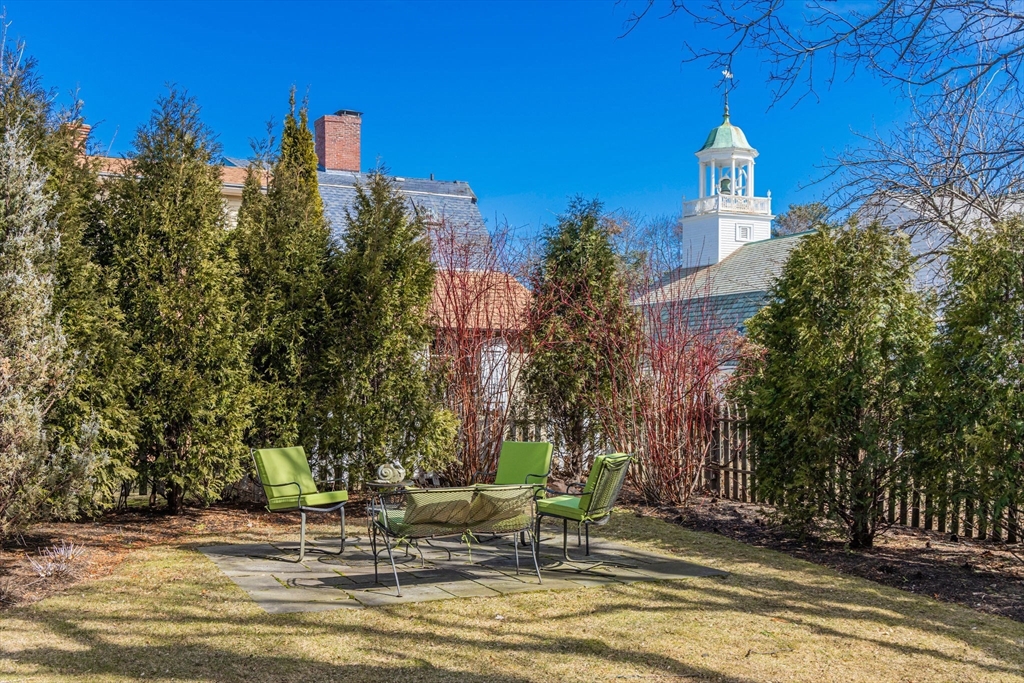 34 R Mugford Street Marblehead, MA 01945 - Photo 9 of 37 Gallery Image 9