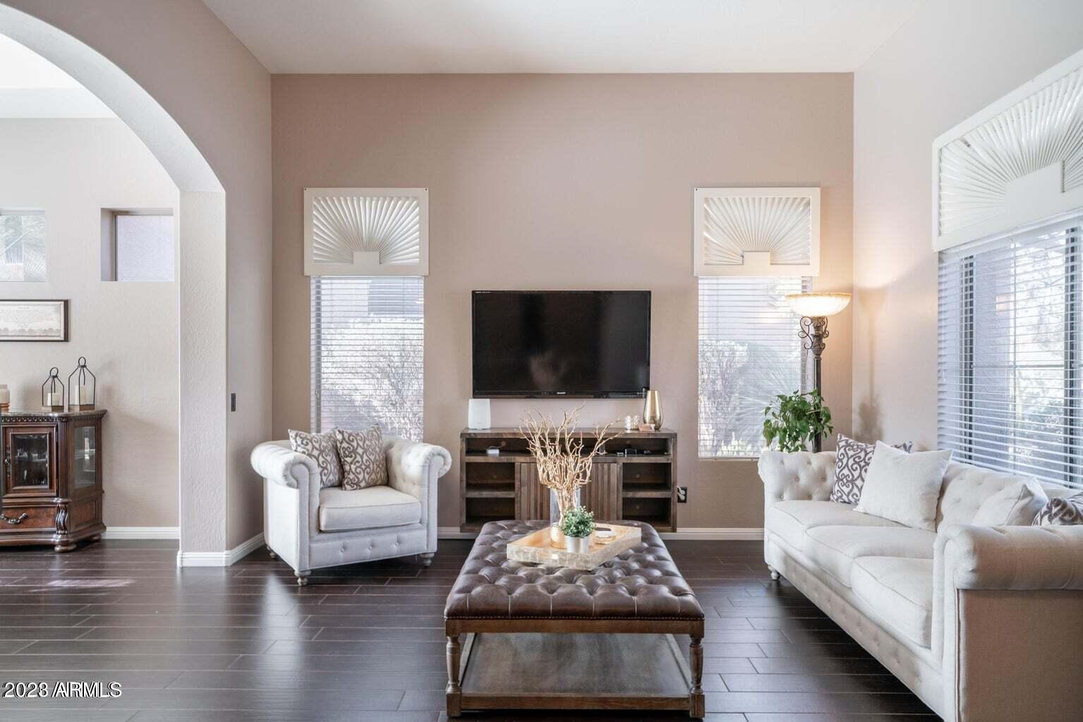 4621 East Kirkland Road Phoenix, AZ 85050 - Photo 3 of 32 Living Room