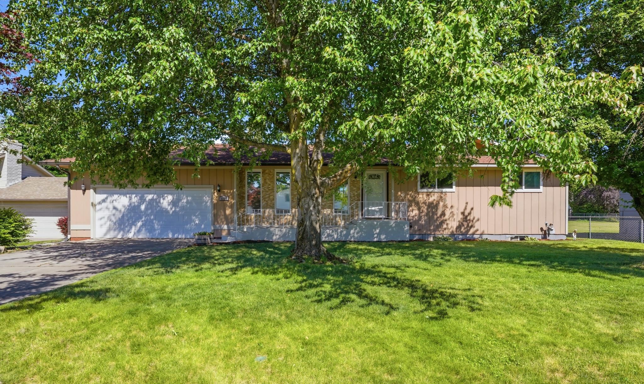 1225 South Woodlawn Road Spokane Valley, WA 99216 - Photo 2 of 42