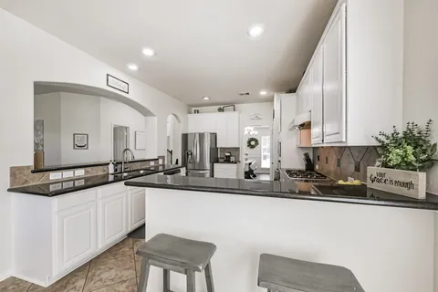 $599,500 | 9719 Wincrest Drive, Mont Belvieu, TX 77523