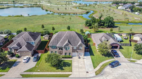 $599,500 | 9719 Wincrest Drive, Mont Belvieu, TX 77523