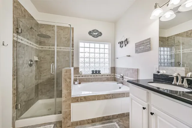 $599,500 | 9719 Wincrest Drive, Mont Belvieu, TX 77523