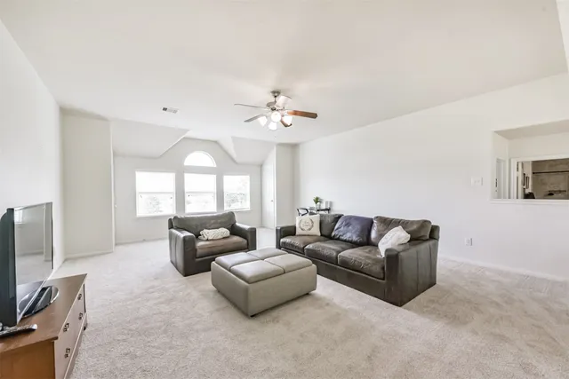 $599,500 | 9719 Wincrest Drive, Mont Belvieu, TX 77523