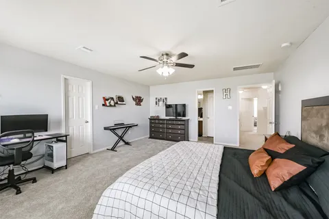 $599,500 | 9719 Wincrest Drive, Mont Belvieu, TX 77523