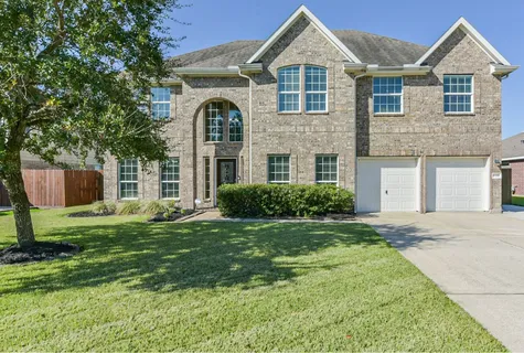 $599,500 | 9719 Wincrest Drive, Mont Belvieu, TX 77523
