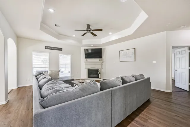 $599,500 | 9719 Wincrest Drive, Mont Belvieu, TX 77523