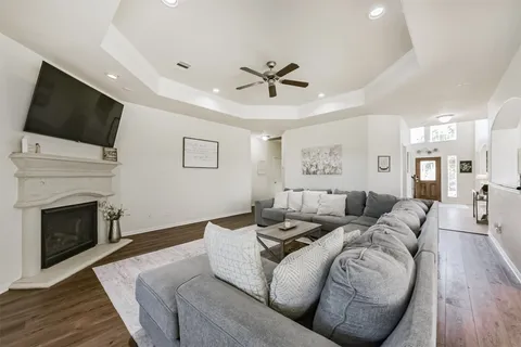 $599,500 | 9719 Wincrest Drive, Mont Belvieu, TX 77523