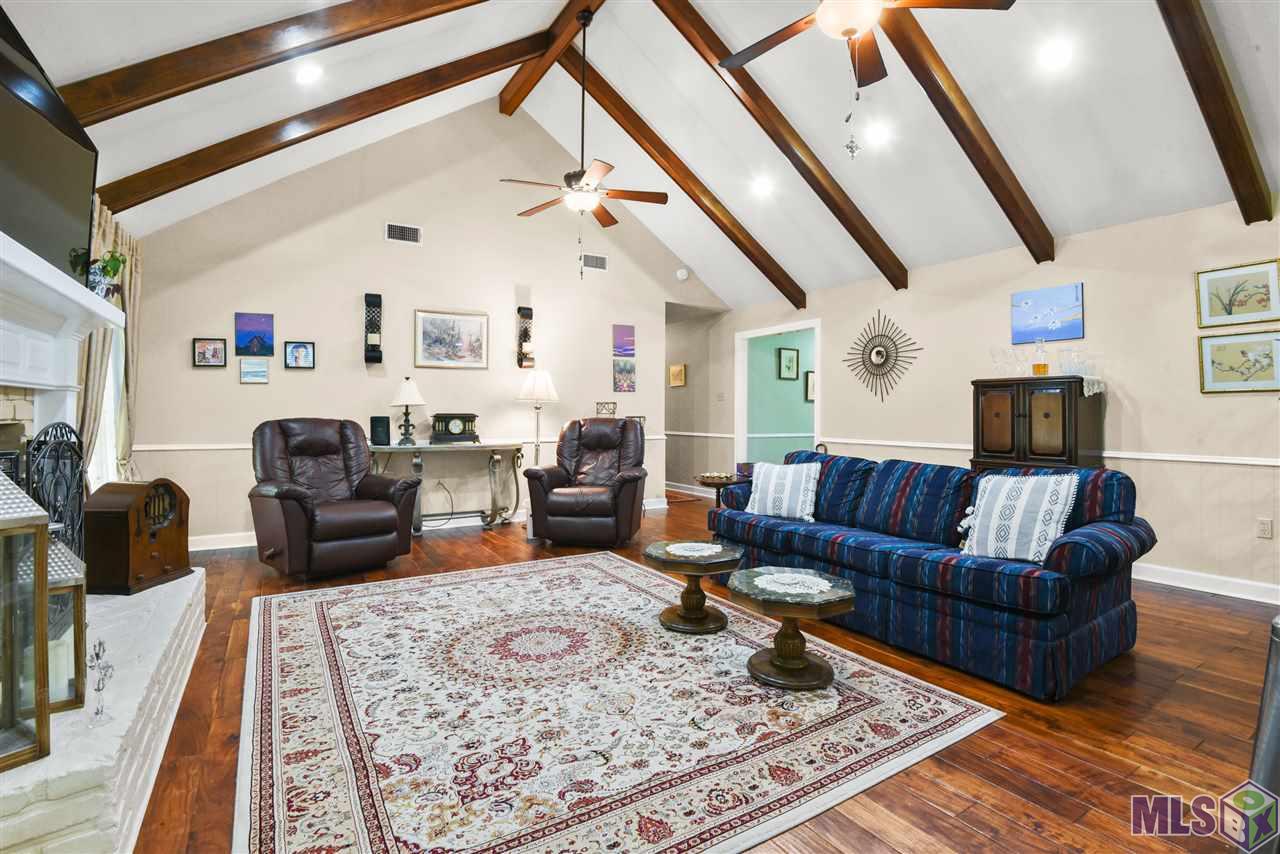 13476 Triple B Road Central, LA 70739 - Photo 13 of 28 Living room