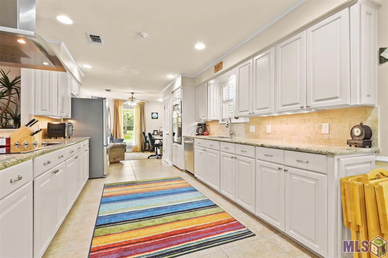 13476 Triple B Road Central, LA 70739 - Photo 8 of 28 kitchen