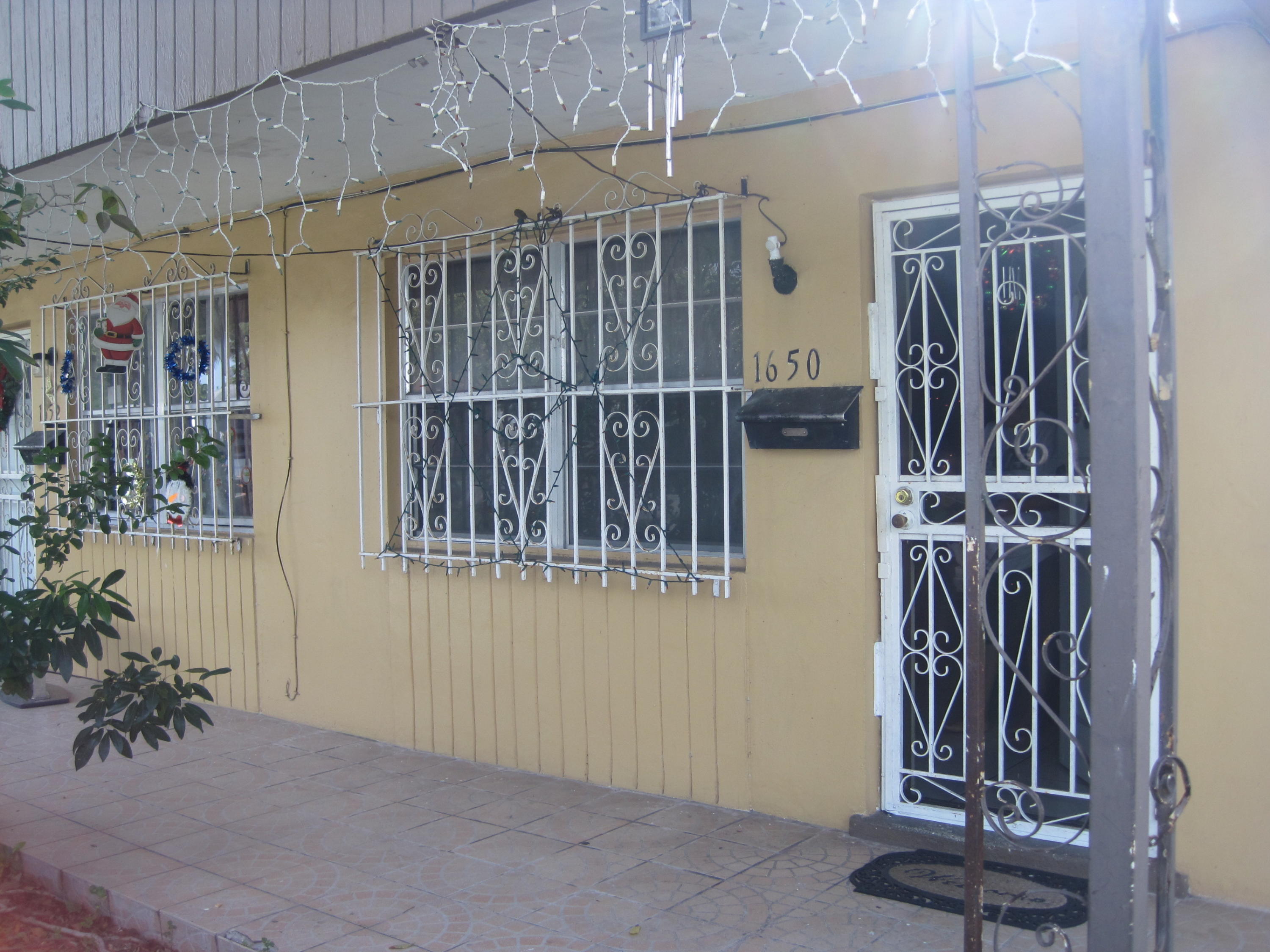 1650 Northeast 147th Street North Miami Beach, FL 33181 - Photo 12 of 35 Unit 1 Front View