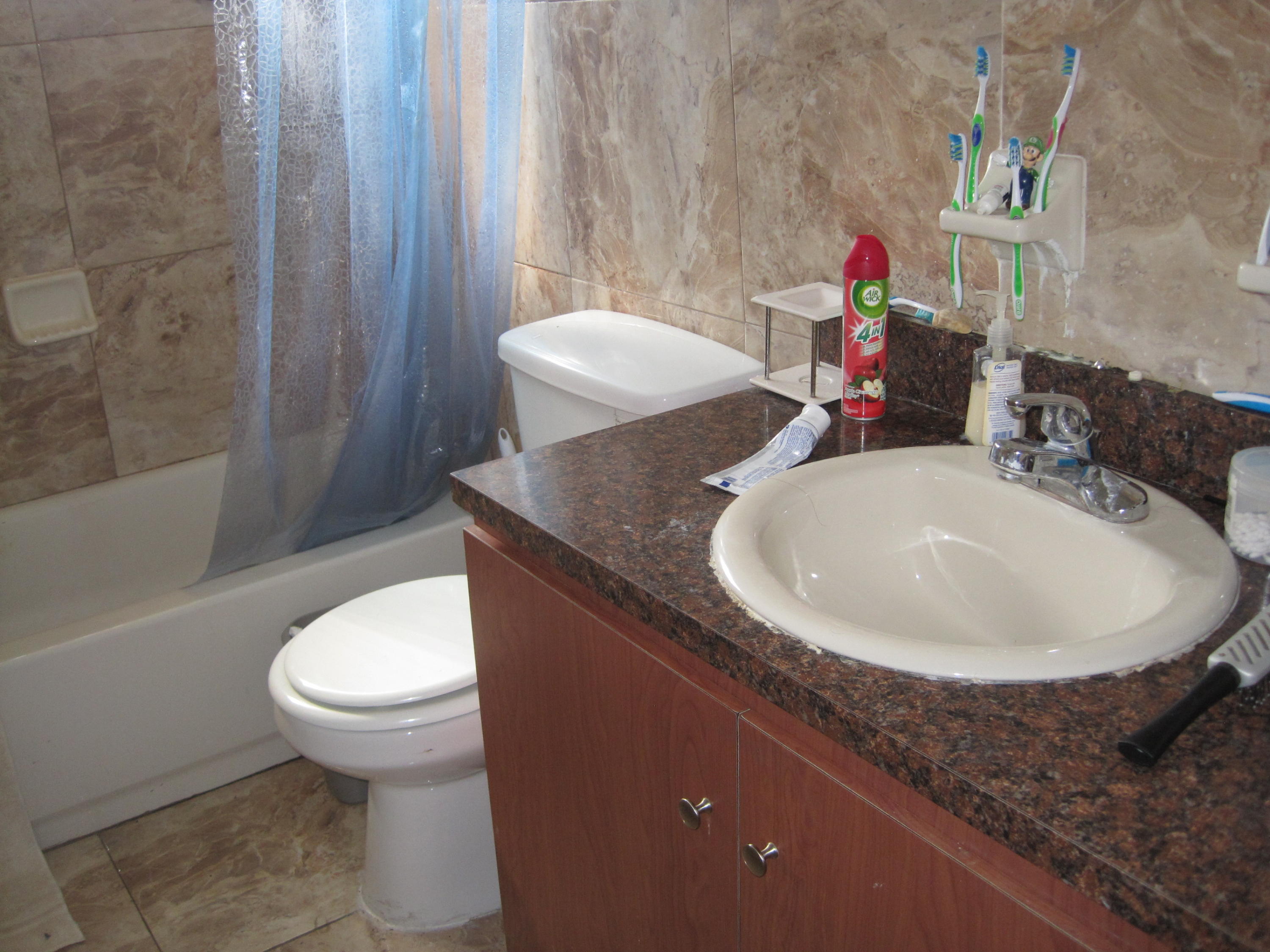 1650 Northeast 147th Street North Miami Beach, FL 33181 - Photo 4 of 35 Unit 1 Bath
