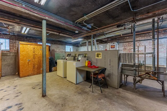 $164,900 | 205 Custer Avenue, Unit 2, Evanston, IL 60202