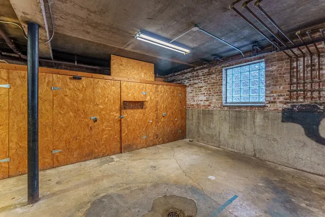 $164,900 | 205 Custer Avenue, Unit 2, Evanston, IL 60202