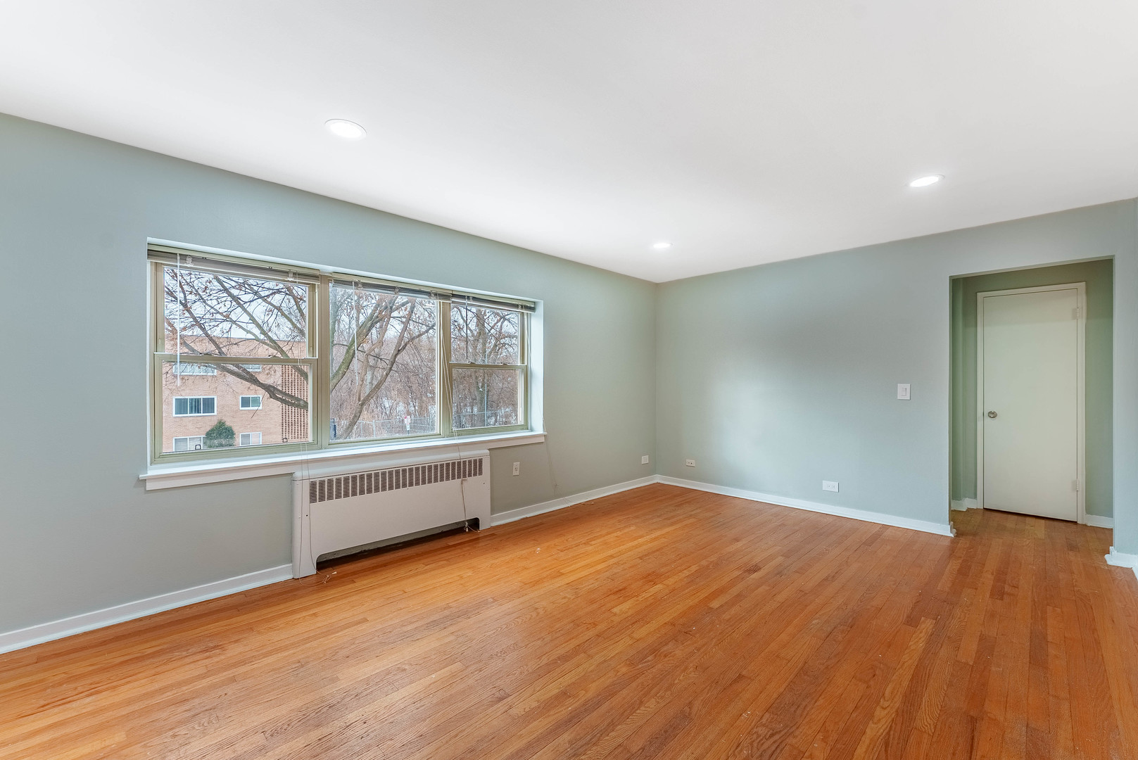 205 Custer Avenue, Unit 2 Evanston, IL 60202 - Photo 3 of 18