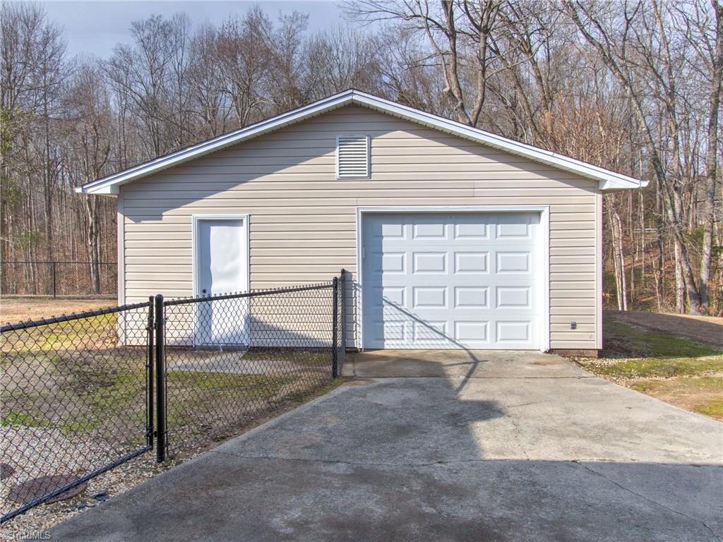 256 Bowers Road Thomasville, NC 27360 - Photo 4 of 30 Gallery Image 4