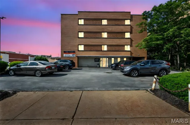 $795 | 4020 Lindell Boulevard, St. Louis, MO 63108