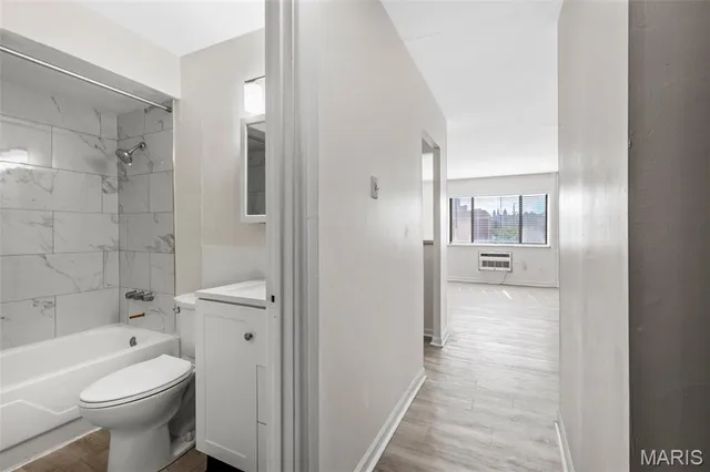 $795 | 4020 Lindell Boulevard, St. Louis, MO 63108