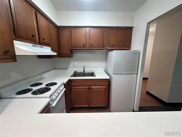 $795 | 4020 Lindell Boulevard, St. Louis, MO 63108