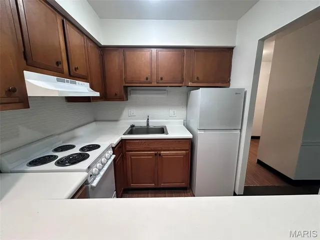 $795 | 4020 Lindell Boulevard, St. Louis, MO 63108