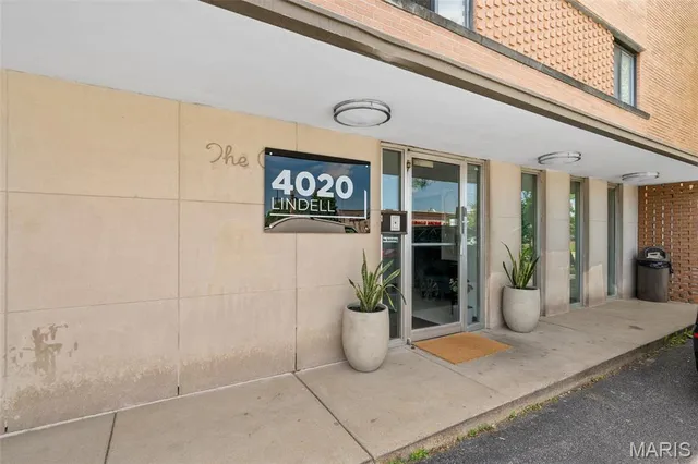 $795 | 4020 Lindell Boulevard, St. Louis, MO 63108
