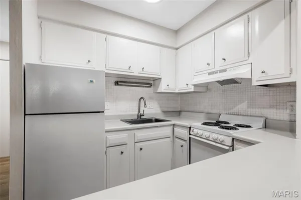 $795 | 4020 Lindell Boulevard, St. Louis, MO 63108