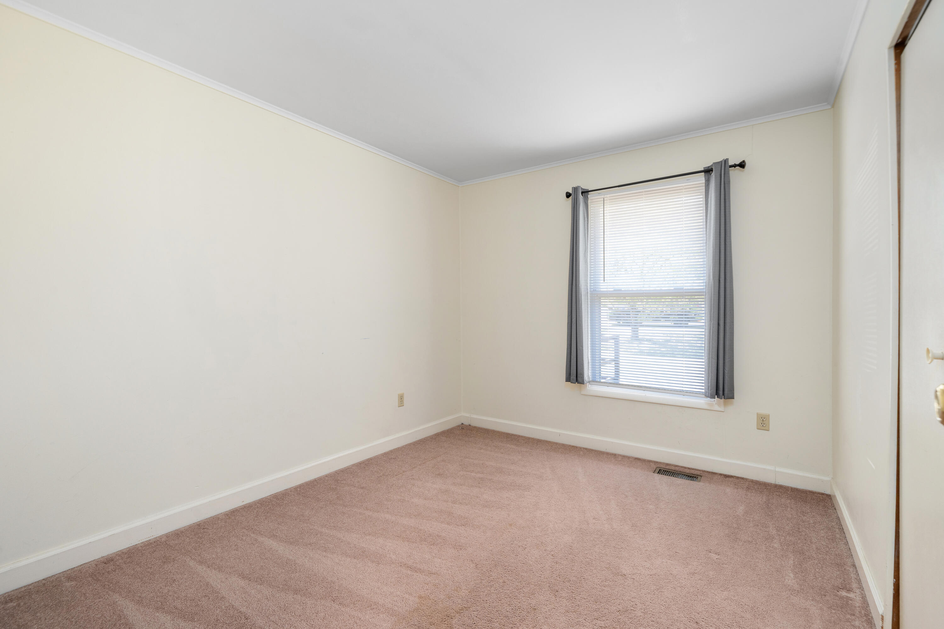 3268 Read Mountain Road Roanoke, VA 24019 - Photo 10 of 21 Bedroom