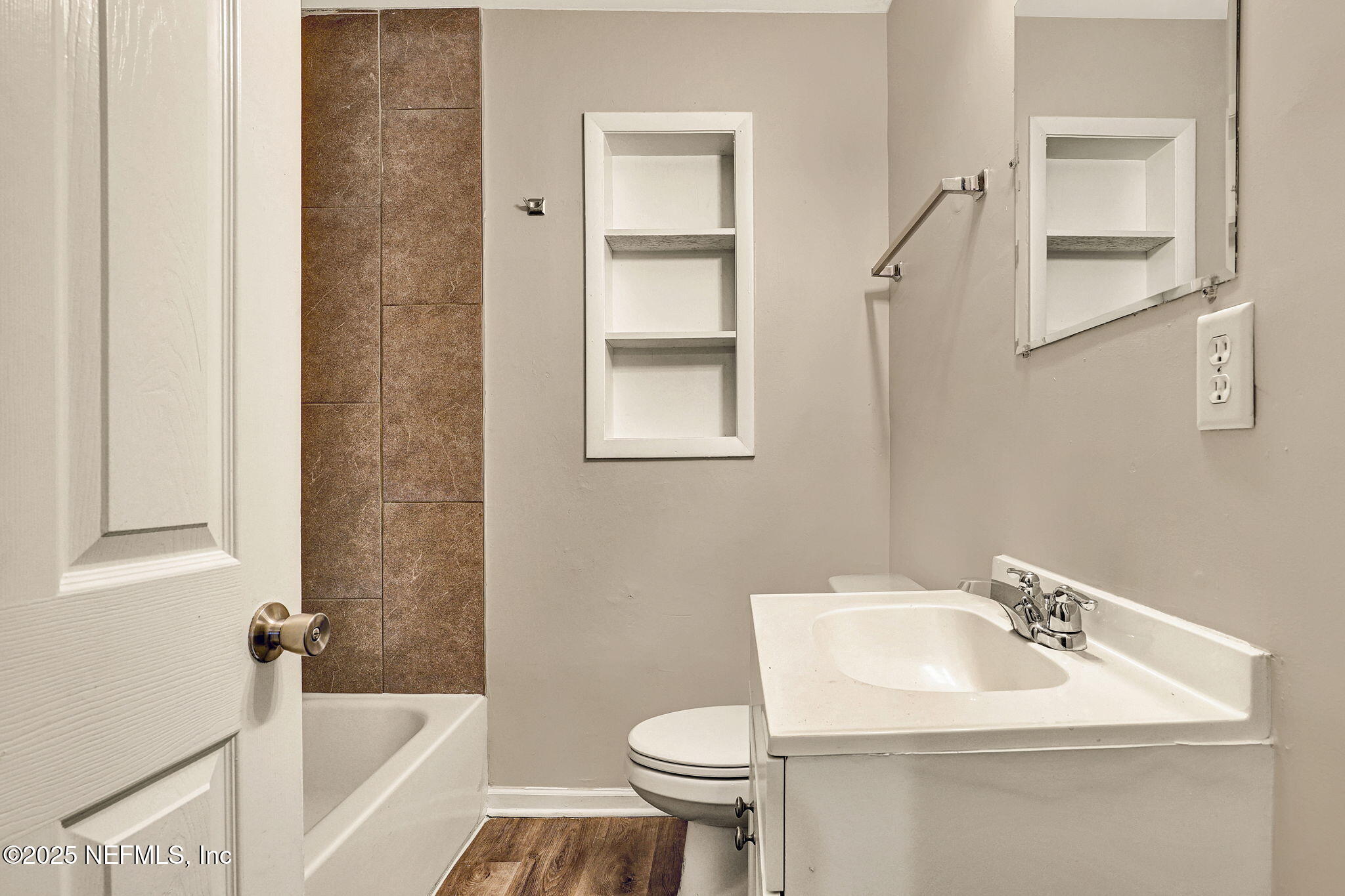 8947 Sibbald Road Jacksonville, FL 32208 - Photo 20 of 22 Secondary Bathroom