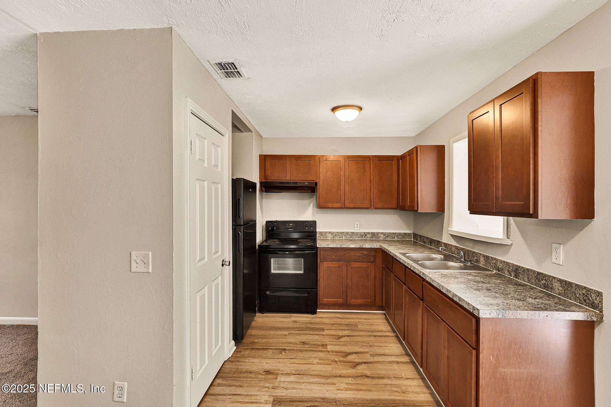 8947 Sibbald Road Jacksonville, FL 32208 - Photo 6 of 22 Kitchen