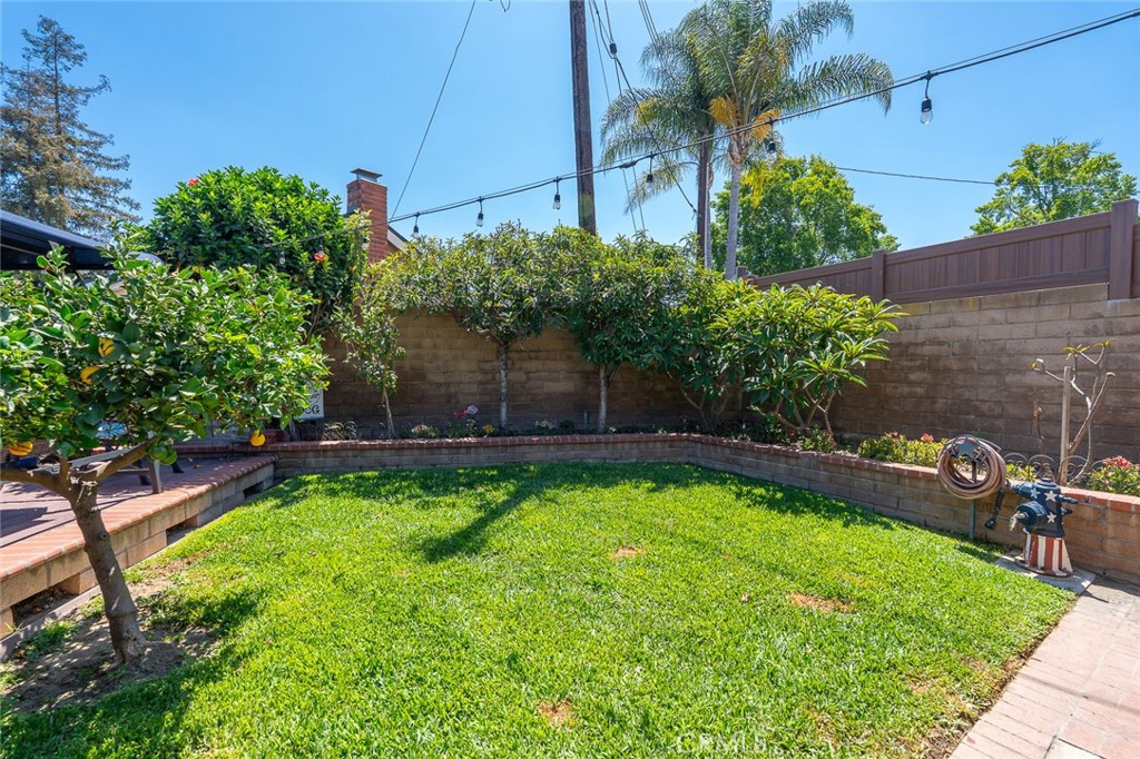 2817 Ridgewood Street Santa Ana, CA 92705 - Photo 10 of 41