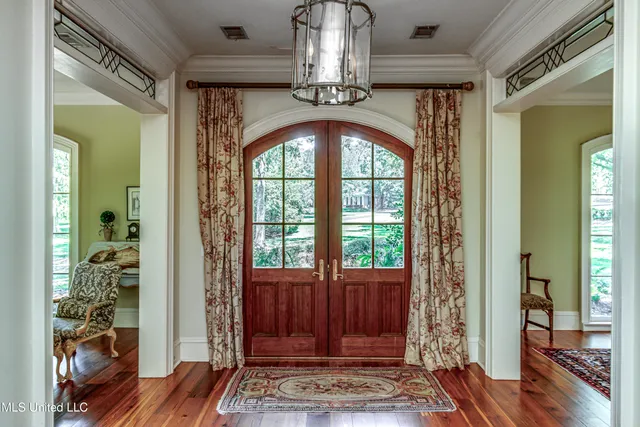 $970,000 | 338 Hillview Drive, Ridgeland, MS 39157