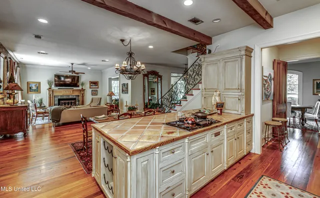 $970,000 | 338 Hillview Drive, Ridgeland, MS 39157