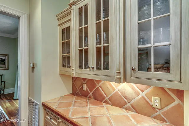 $970,000 | 338 Hillview Drive, Ridgeland, MS 39157