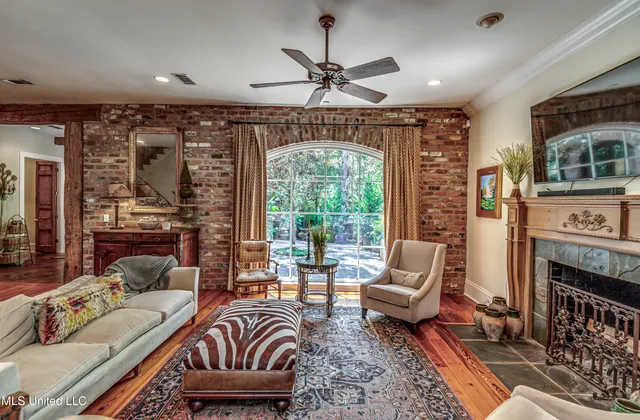 $970,000 | 338 Hillview Drive, Ridgeland, MS 39157